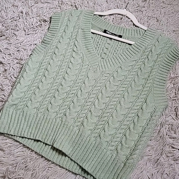 Honey & Sparkle Cropped Sweater Vest Cable Knit Light Green Size Medium M - Picture 2 of 7